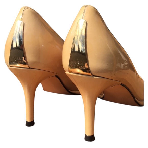 Stuart Weitzman Nude Heels - Picture 11 of 15